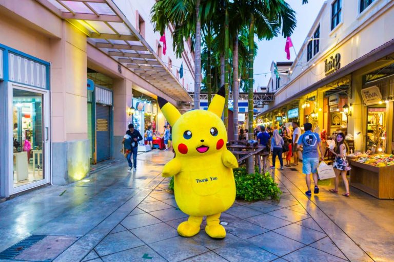 Cartes Pokémon : pourquoi les adultes les (re)collectionnent-ils ?